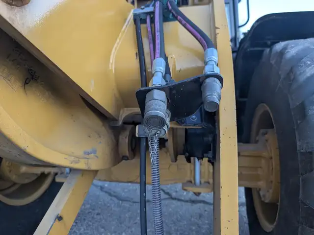 2020 CATERPILLAR 908M in Heavy Equipment in Edmonton - Image 12