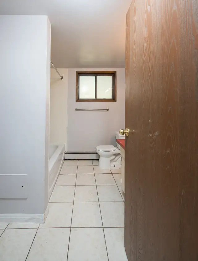 Carlton Court - 1 BED ROOM Apartment for Rent in Long Term Rentals in Edmonton - Image 16