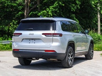 Memory Seat - Heated Seats - Heated Steering Wheel - Power Liftgate - 4x4 drivetrain for all-weather... (image 9)