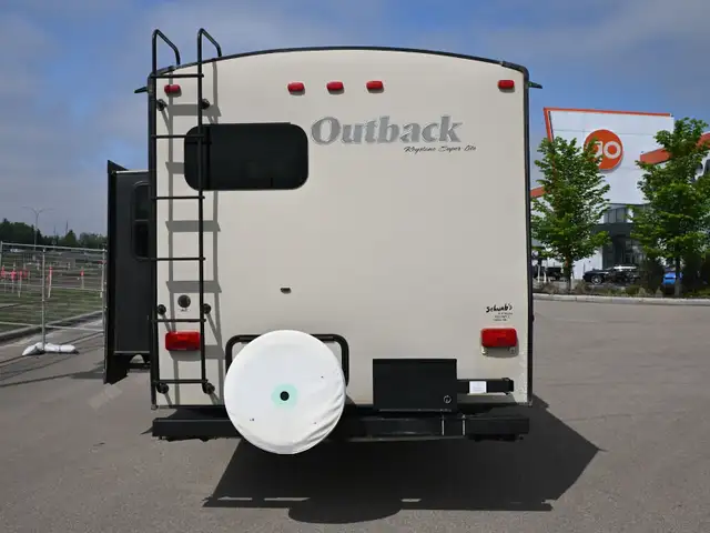 2014 Outback 300RB in Travel Trailers & Campers in St. Albert - Image 6