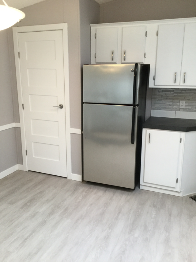 2 Bed/1 Bath Mobile Home in Long Term Rentals in Penticton - Image 6