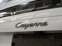 This 2023 Porsche Cayenne is a local Ontario vehicle and also includes remaining manufacturer warran... (image 9)
