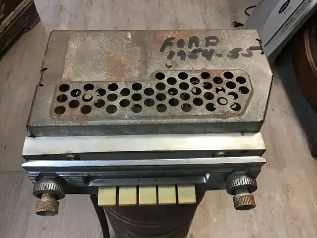 Ancien radio Ford 1954-1955 in Other in Drummondville - Image 3