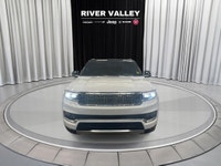 PREMIUM GROUP II, 22 SATIN-CARBON ALUMINUM WHEELS, PALERMO LEATHER-FACED BUCKET SEATS, FRONT PASSENG... (image 6)
