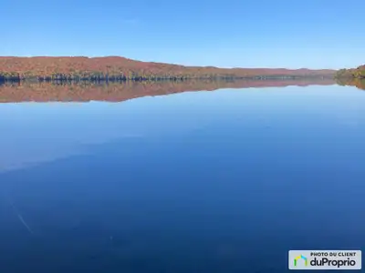 Terrain à vendre sur le magnifique lac Minerve. Très tranquille, ce lac est peu peuplé donc calme et...