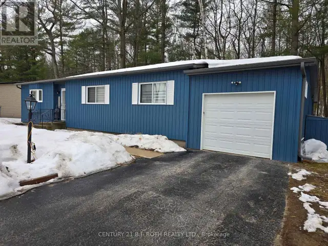 10 ALLEN DRIVE N Wasaga Beach, Ontario in Houses for Sale in Oakville / Halton Region - Image 2