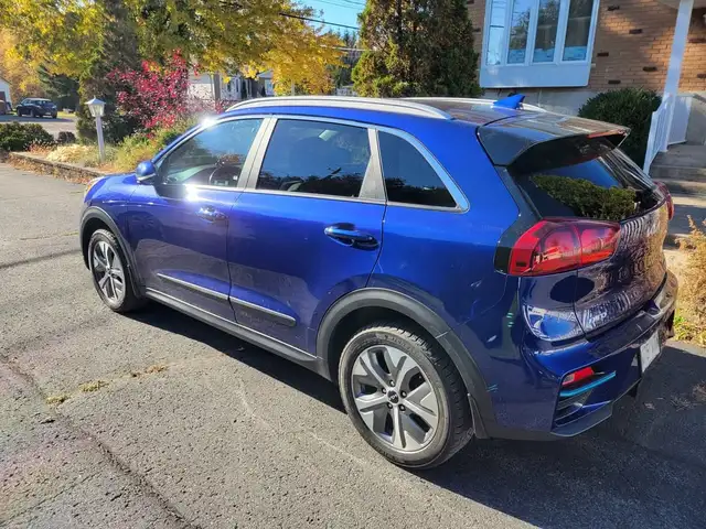 Kia Niro EV EX Premium Electric – Most Equipped Model with Alloy Wheels