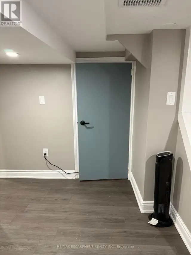 LOWER - 22 GRAHAM AVENUE N Hamilton (Delta), Ontario in Long Term Rentals in Hamilton - Image 19