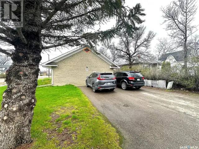 215 Chaplin STREET W Swift Current, Saskatchewan62863315257473122