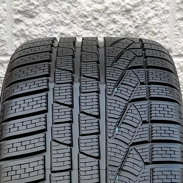 (NEW) 4x Porsche 718 *982* 18" OEM Winter Wheels Package in Tires & Rims in City of Toronto - Image 10