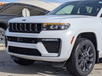 This Jeep Grand Cherokee L has a durable Intercooled Turbo Regular Unleaded I-4 2.0 L/122 engine pow... (image 8)