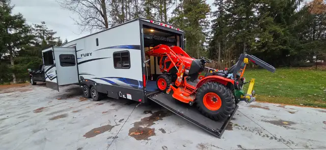 SOLD!  TOY HAULER-4K-GENERATOR 15HR -8X10'GARAGE-PWR BUNK-7400LB in Travel Trailers & Campers in Brantford - Image 2