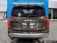 Experience premium capability and refinement in this 2025 Kia Telluride SX Limited. Its robust All-W... (image 3)