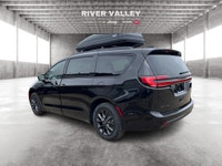 HEATED FRONT SEATS, HEATED STEERING WHEEL, ADAPTIVE CRUISE CONTROL, REMOTE ENGINE START, POWER LIFTG... (image 4)