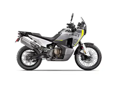 Husqvarna NORDEN 901 2027 La Husqvarna Norden 901 2027 est une moto d’aventure polyvalente conçue po...