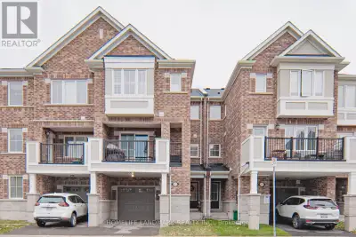Beautiful townhome featuring 3 bedroom and 3 washrooms. Great Location! Enjoy a spacious open concep...