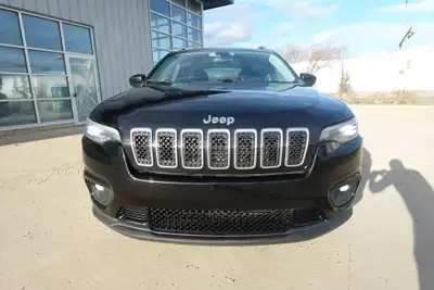 2019 JEEP CHEROKEE LATITUDE North 4x4 one owner-no accident history AMAZING ON GAS 2.4L 4 CYL No iss...