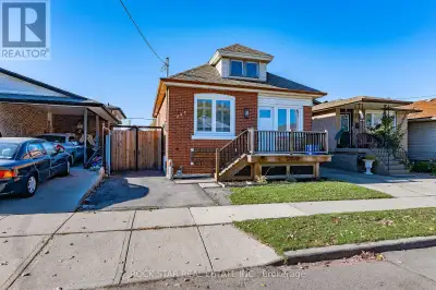 Welcome to 257 Tragina Ave N. This recently renovated single family home features 3 bedrooms, 1 bath...