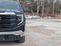 5.3L V8 engine for powerful performance | 4x4 drive for superior traction | Advanced safety features... (image 7)