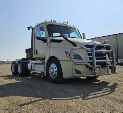 2022 Freightliner Cascadia Heavy Spec Mileage: 666,000 km Engine: 530 HP DD16 Transmission: HD DD12...