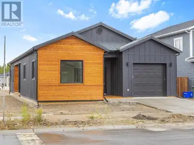 Discover luxury living in this stunning Rancher on a 6000sqft corner lot backing onto greenbelt & pa...