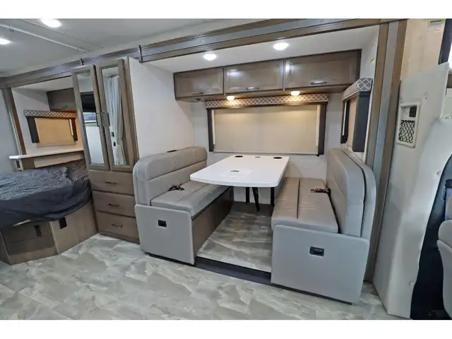 2022 Thor Motor Coach Quantum KM24 1 extension ! Sprinter Merced in RVs & Motorhomes in Laval / North Shore - Image 5