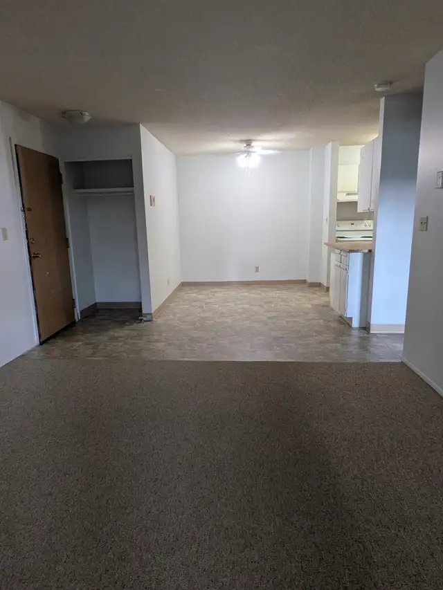 1 Bedroom - Senior Promo starting at $1295 (Heat & Water Incl.)63849108595715123