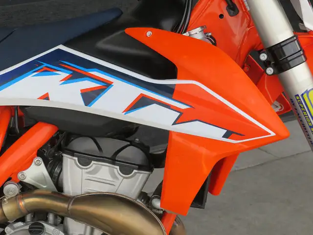 2022 KTM 350 SX-F in Dirt Bikes & Motocross in Cambridge - Image 16