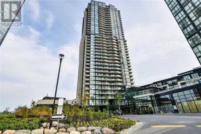 This Large, Sun-Drenched, Breathtaking Panoramic View, Spacious 2-Bedroom Suite Is One Of The Best L...