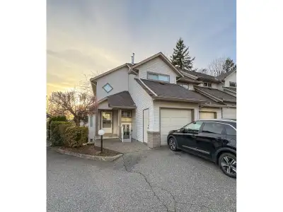 SPENCER ESTATES .. The Warmth is Reflected from the Moment You Step Inside. Lovely 2 Storey End Unit...