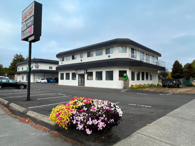 Campbell River 3 bedroom 1 Bath 1300 sf Apartment 2,385 Long Term