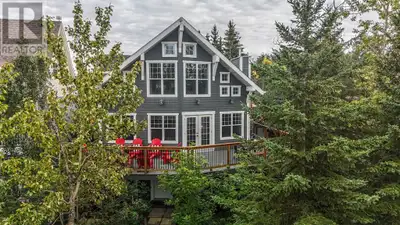 Tucked among mature trees on the peaceful shores of White Sands, this beautifully renovated lakefron...