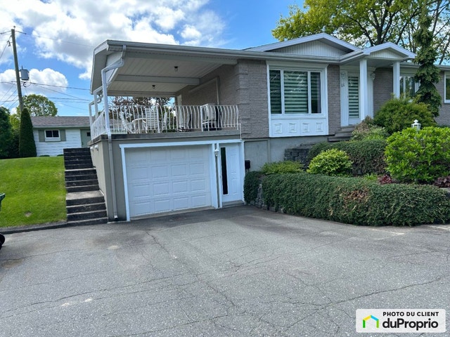 $374,900 - Bungalow for sale in Victoriaville — photo 1