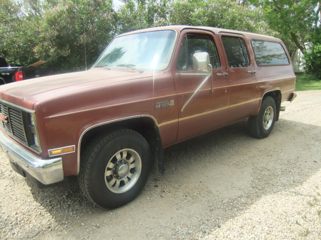 GMC SUBURBAN in Classic Cars in Edmonton