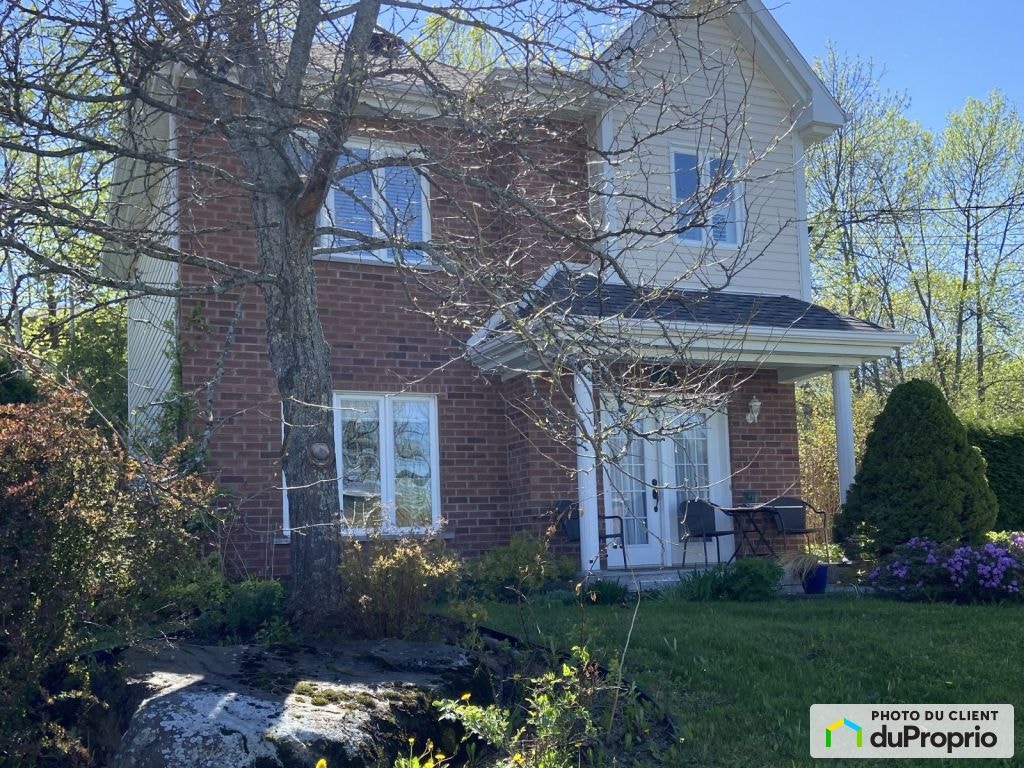 $465,000 - 2 Storey for sale in Magog — photo 1