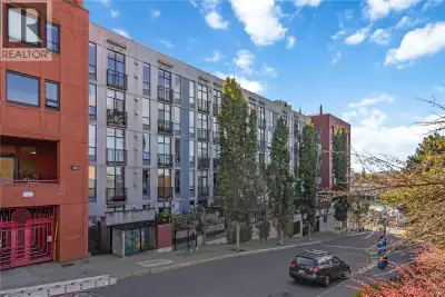 Discover downtown sophistication in the largest unit in the building at Mermaid Wharf! This newly re...