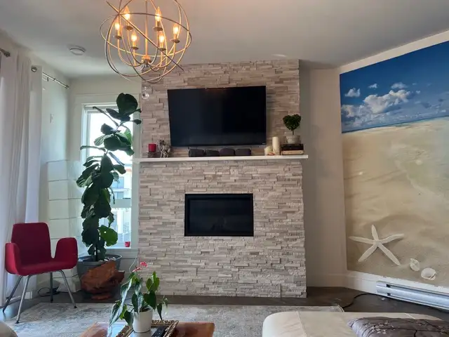 Luxury 1,400 Sq Ft Dual-Master Suite Condo with Mountain Views &