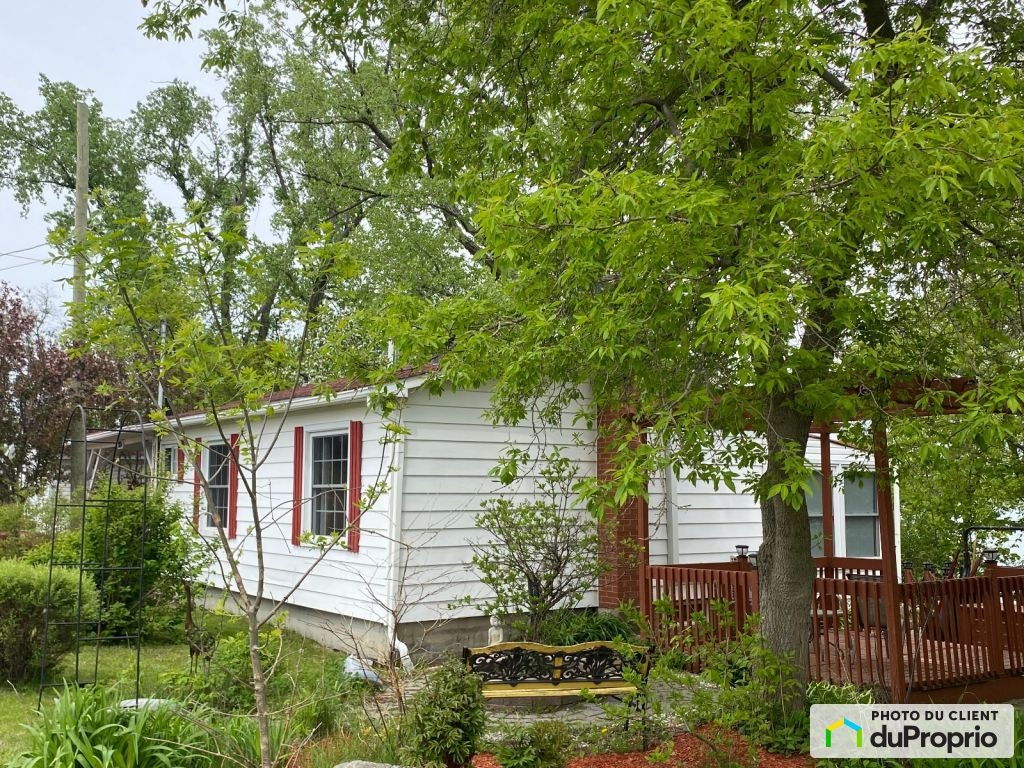 $469,000 - Bungalow for sale in St-Marc-sur-Richelieu — photo 1