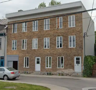 Beau studio 1 1/2, St-Roch, WIFI Libre
