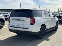 AMVIC Licensed Dealer * HD Surround Vision * Panoramic Sunroof * Second Row Heated Seats & Steering... (image 8)