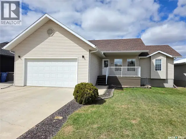 12 Arcola PLACE Carlyle, Saskatchewan in Houses for Sale in Regina - Image 2