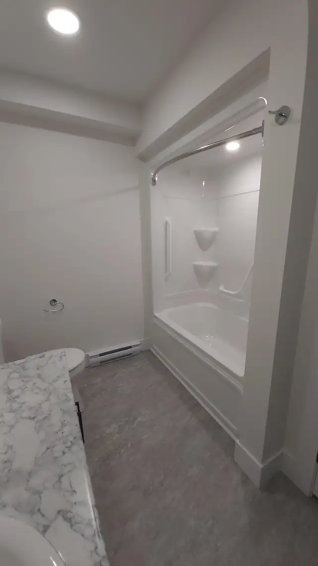 1Bed/1Bath Uptown Near Shopping, Available Feb.1,205-40 Patience in Long Term Rentals in Fredericton - Image 11