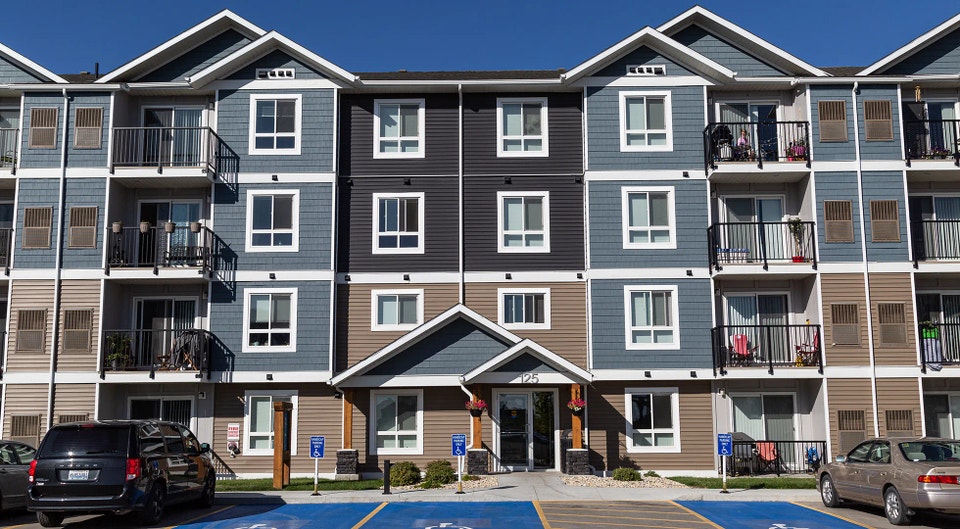 Pet-Friendly One Bedroom One Bath with In-suite Laundry for Rent 2