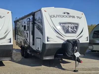 Dual Motor Power Stab. Jacks, 12V Heat Pad (Fresh Water Tank), Deluxe Power Vent Fans (Bed/Bath) 202...