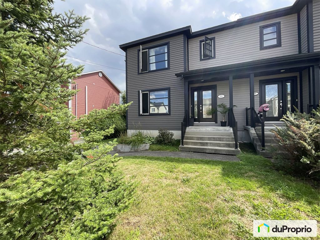$424,900 - Semi-detached for sale in Granby — photo 1