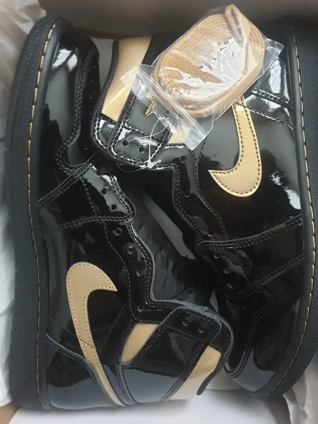 SELLING JORDAN 1, 3, Jordan 4 golf, Yeezy Foam Runners $ MORE in Men's Shoes in Mississauga / Peel Region - Image 4