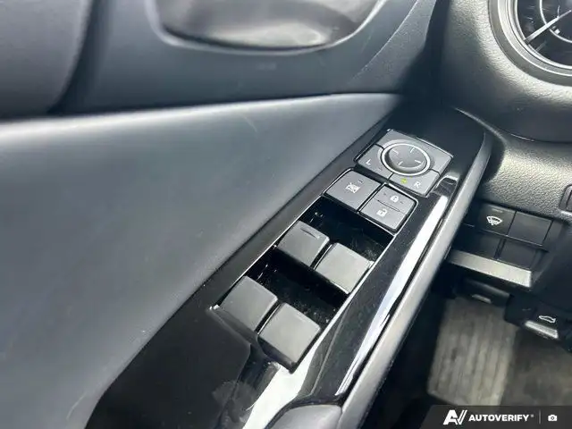 2025 Lexus IS 300 Awd | Leather | Sunroof | Accident Free in Cars & Trucks in Mississauga / Peel Region - Image 21