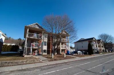 Très bel appartement spacieux à 2 chambres avec 1 salle de bains, dans un quartier très paisible. A...