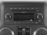 . Engine: Gas V6 3.6L/220 (image 4)