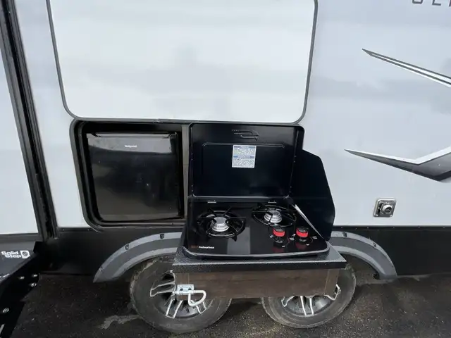 2021 KEYSTONE RV BULLET 261RBS (FINANCING AVAILABLE) in Travel Trailers & Campers in Kelowna - Image 9